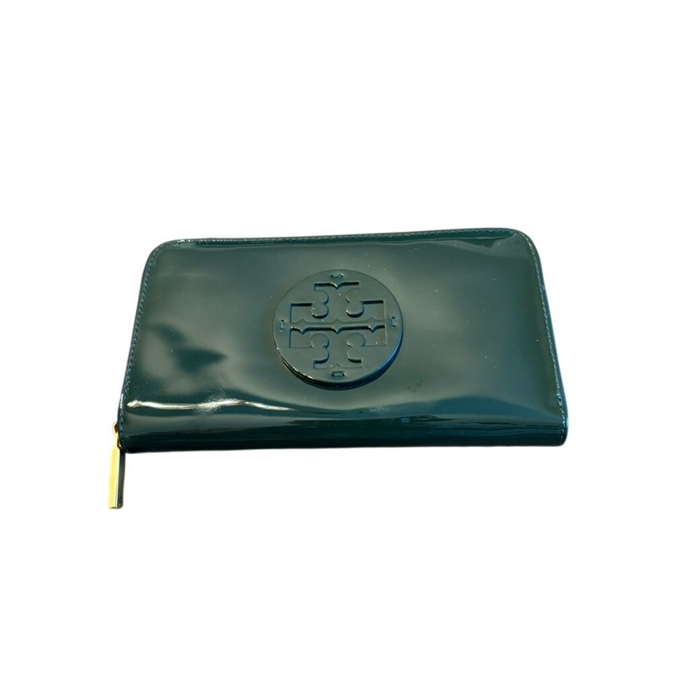 Tory Burch Wallet Amanda Black Patent Leather Zip Around Logo